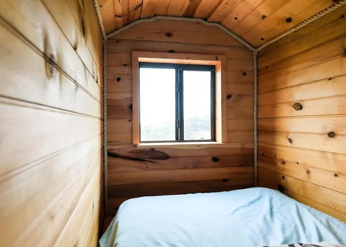 Walnut Canyon Cabins